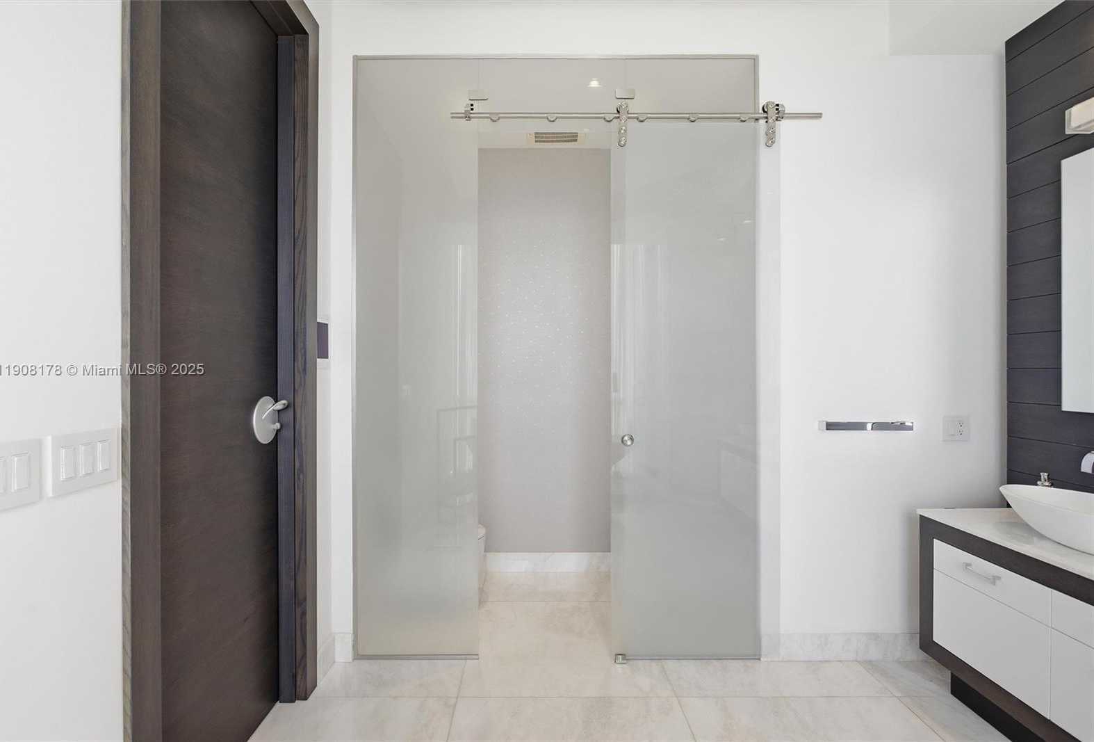 Small Image of 16001 COLLINS AVE #3504, Sunny Isles Beach Number 24