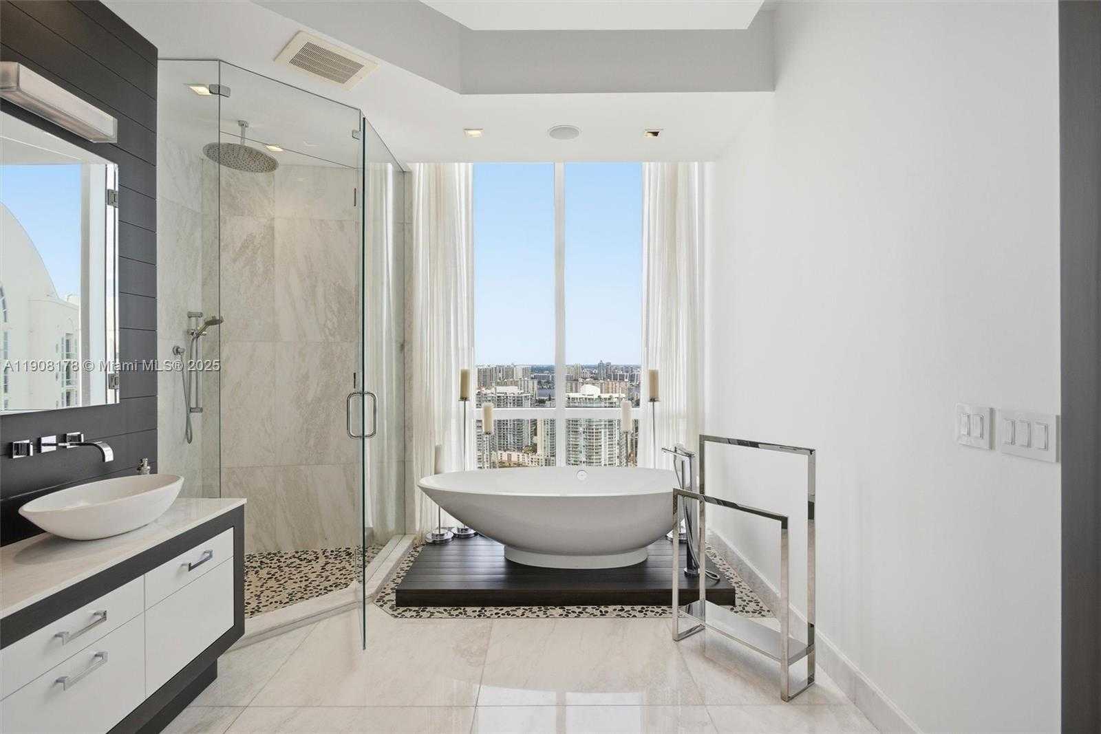 Small Image of 16001 COLLINS AVE #3504, Sunny Isles Beach Number 25