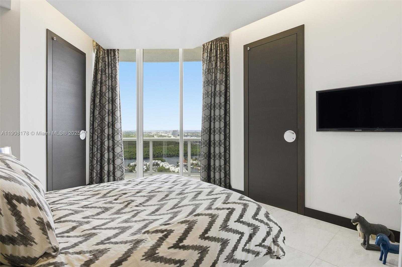 Small Image of 16001 COLLINS AVE #3504, Sunny Isles Beach Number 26