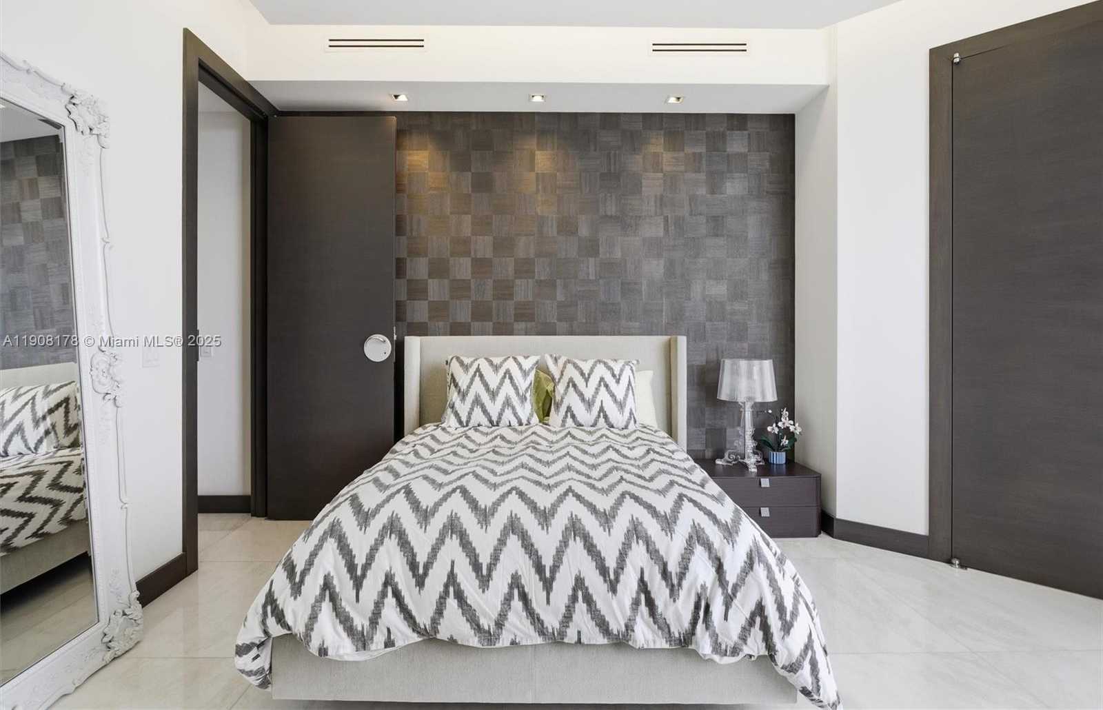 Small Image of 16001 COLLINS AVE #3504, Sunny Isles Beach Number 27