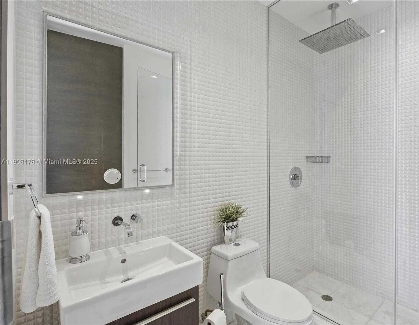 Small Image of 16001 COLLINS AVE #3504, Sunny Isles Beach Number 35