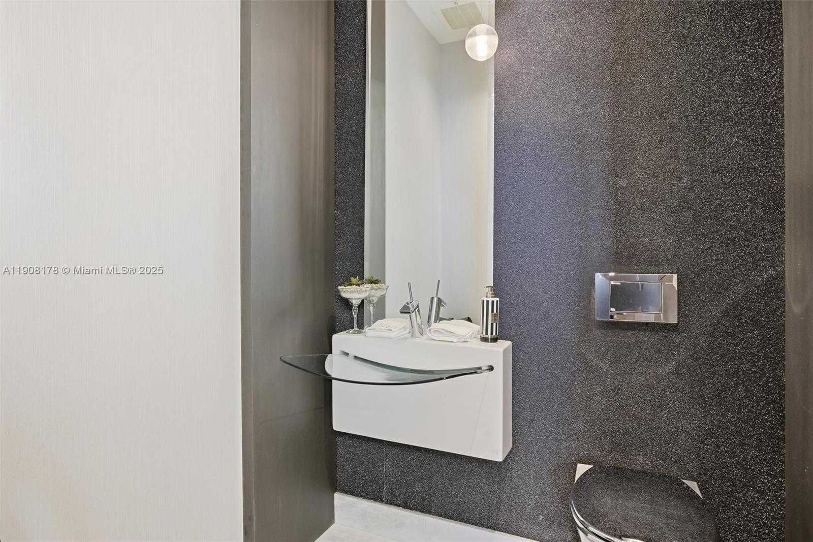 Small Image of 16001 COLLINS AVE #3504, Sunny Isles Beach Number 38