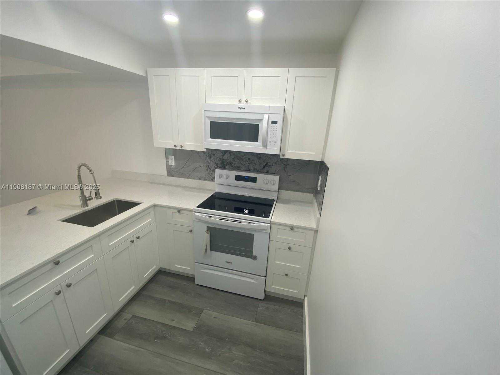 Small Image of 11800 SOUTH WEST 18TH ST #527-4, Miami Number 1