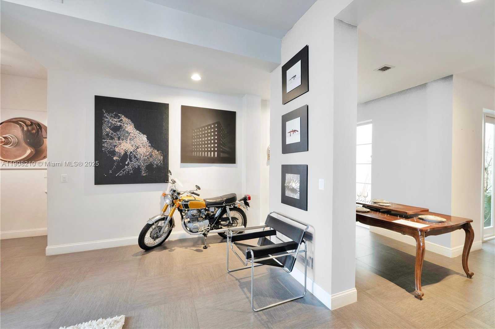 Small Image of 230 WATER WAY, Miami Beach Number 11