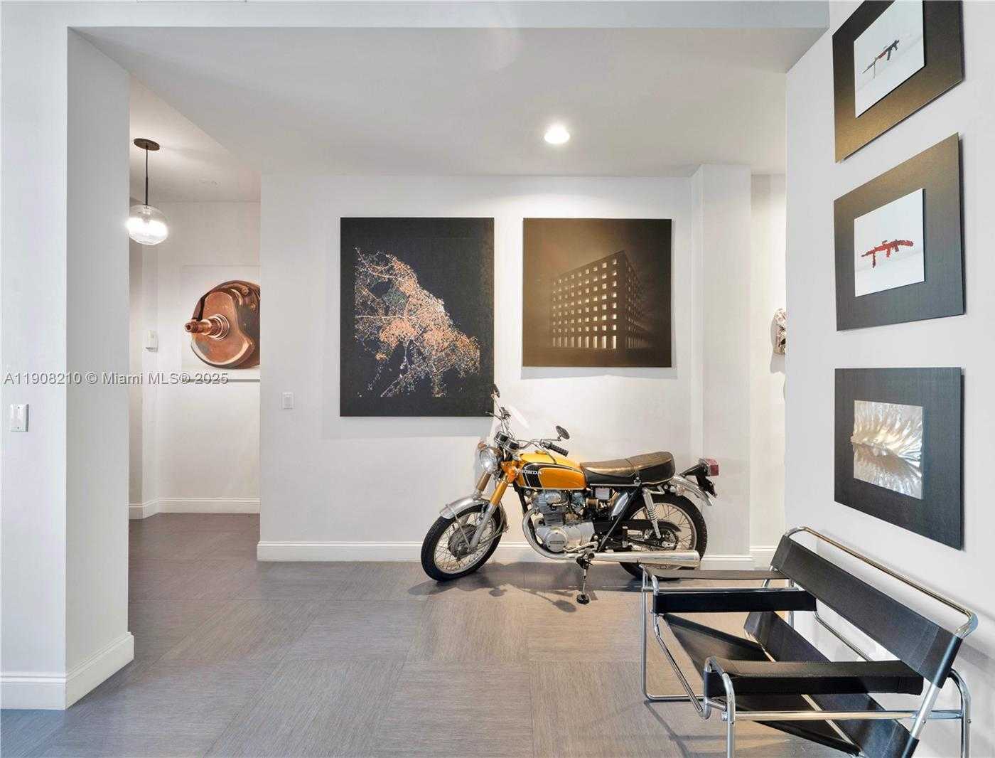 Small Image of 230 WATER WAY, Miami Beach Number 12