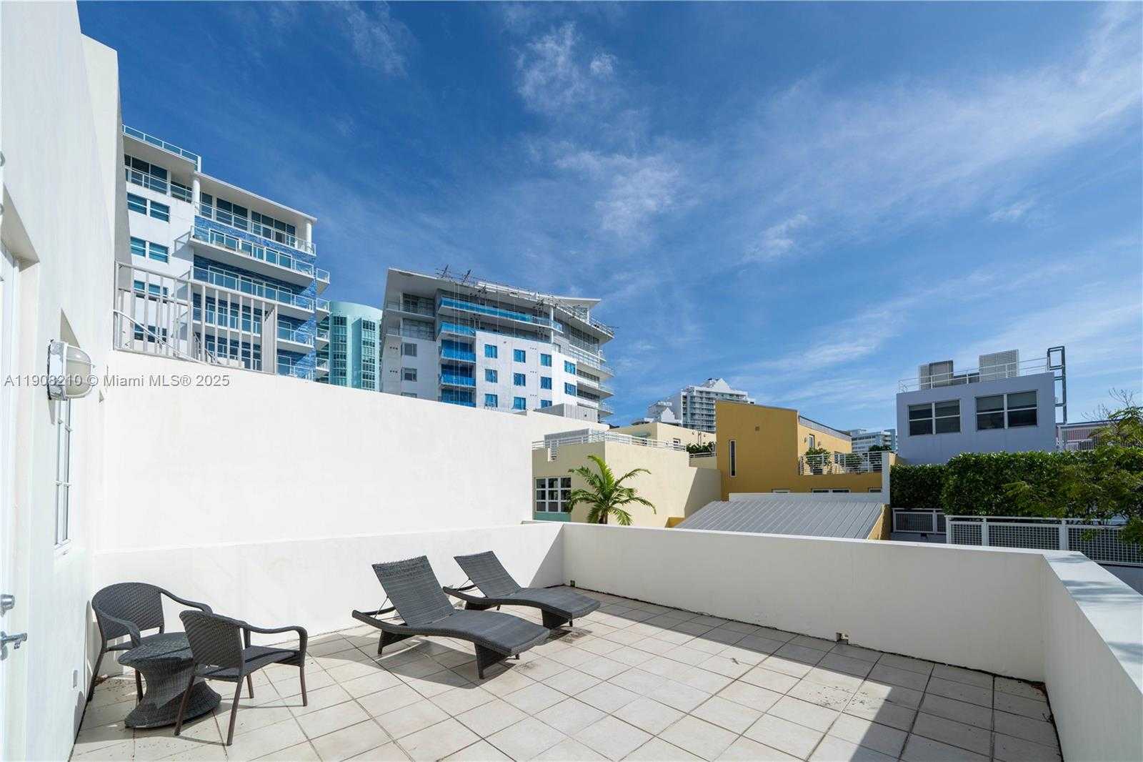 Small Image of 230 WATER WAY, Miami Beach Number 15