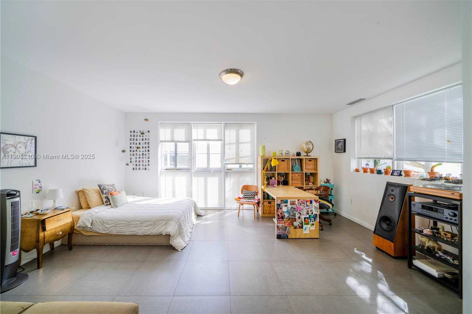 Small Image of 230 WATER WAY, Miami Beach Number 19