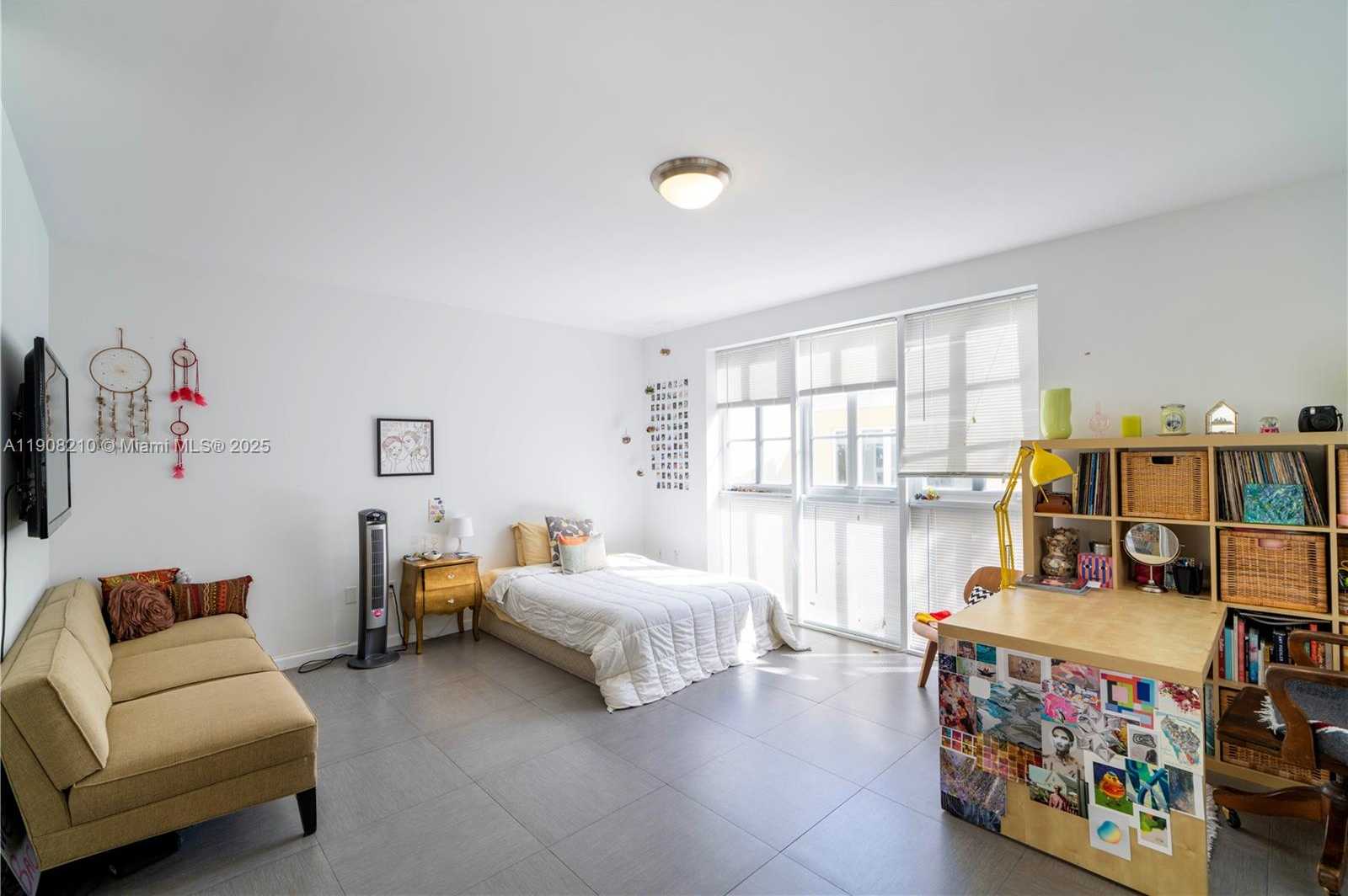 Small Image of 230 WATER WAY, Miami Beach Number 20