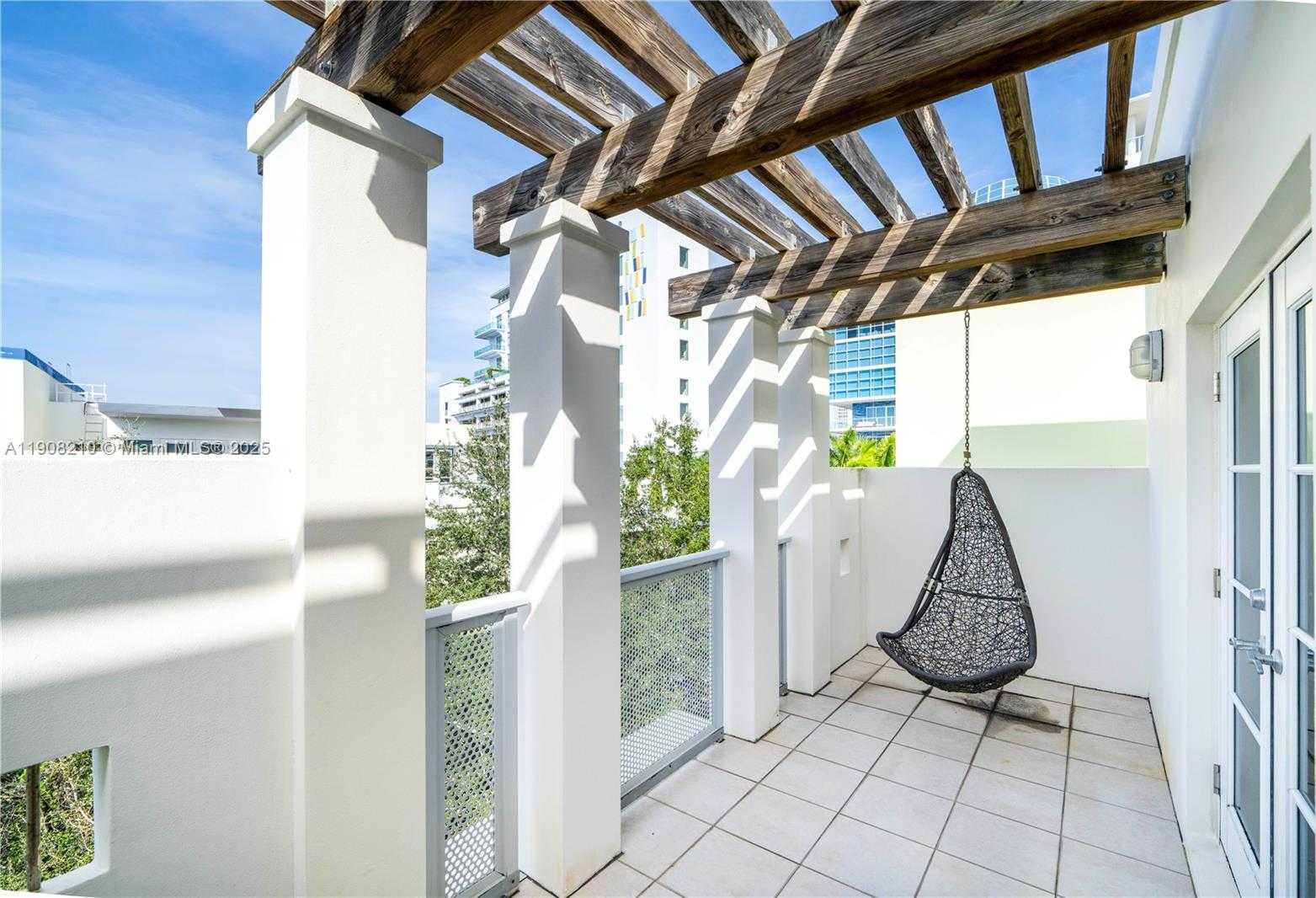 Small Image of 230 WATER WAY, Miami Beach Number 24