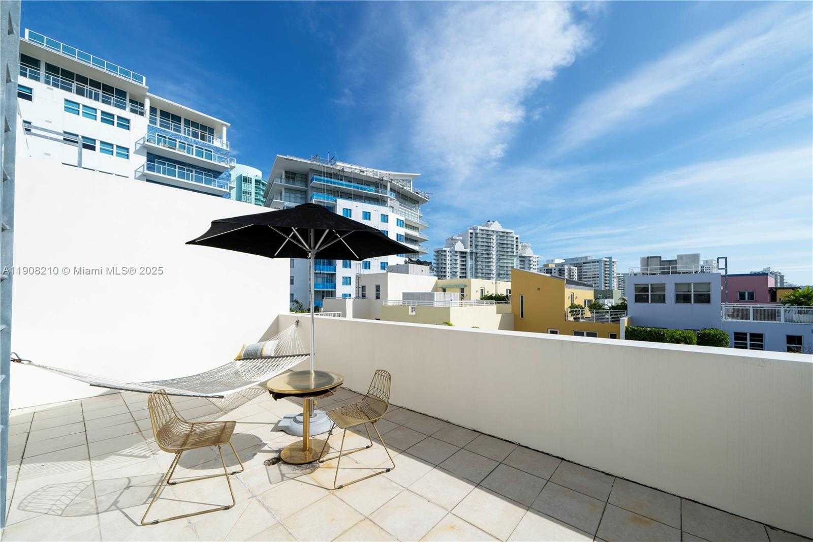Small Image of 230 WATER WAY, Miami Beach Number 25