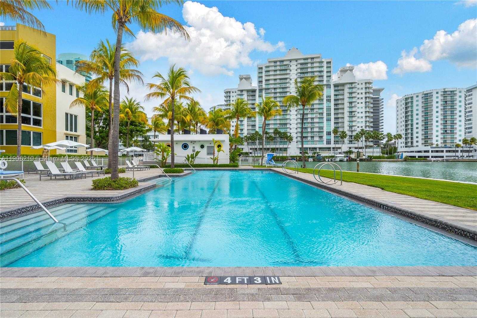 Small Image of 230 WATER WAY, Miami Beach Number 31