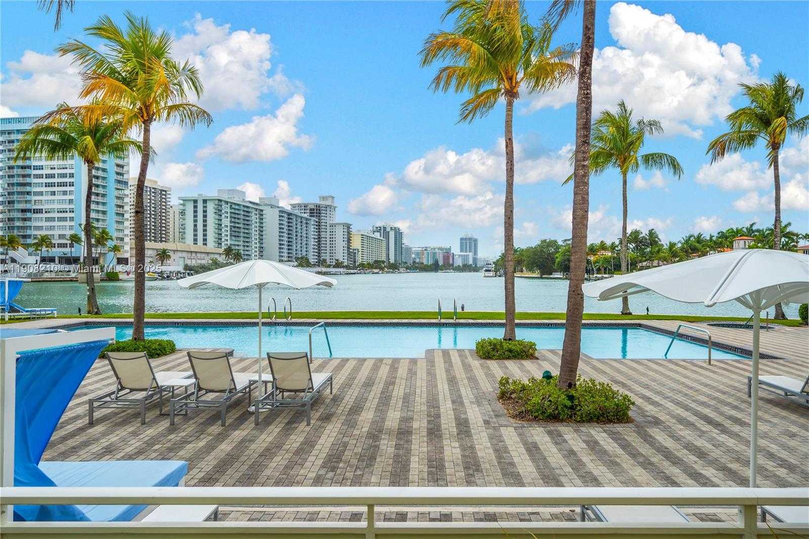 Small Image of 230 WATER WAY, Miami Beach Number 32