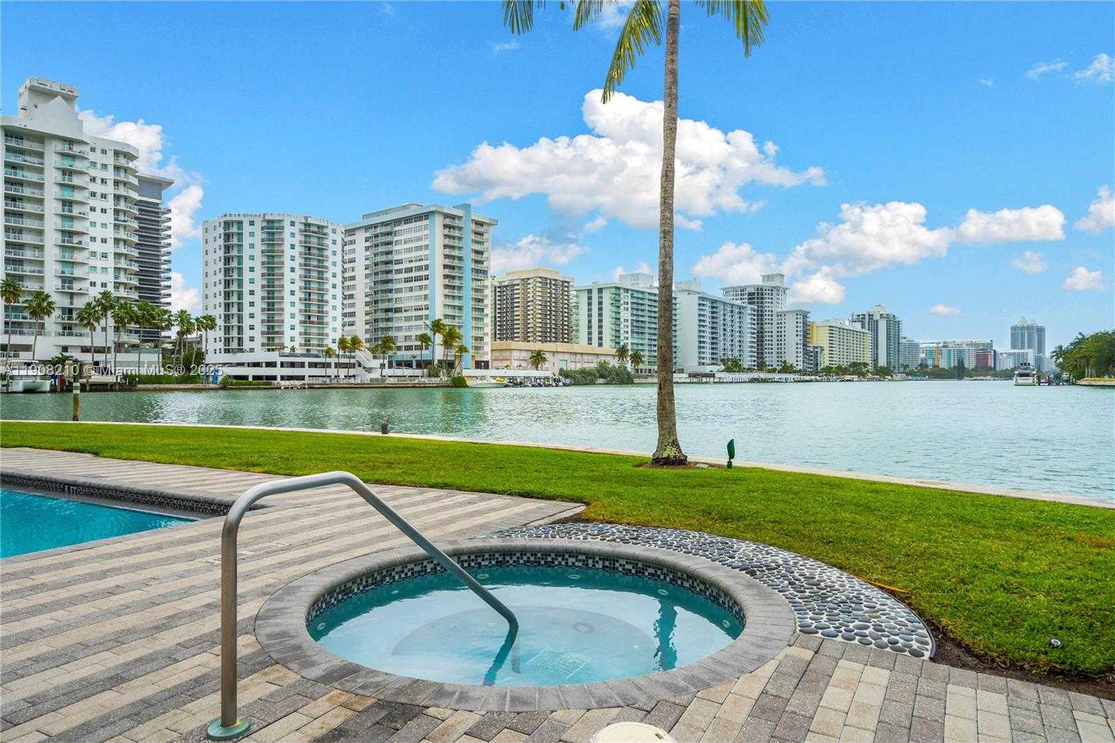 Small Image of 230 WATER WAY, Miami Beach Number 33