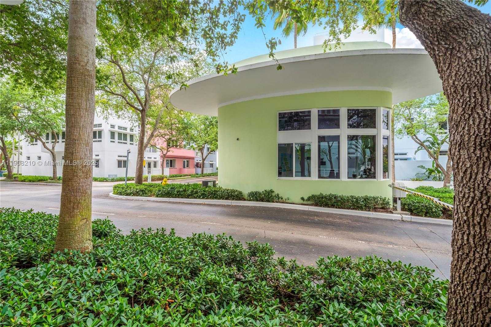Small Image of 230 WATER WAY, Miami Beach Number 40