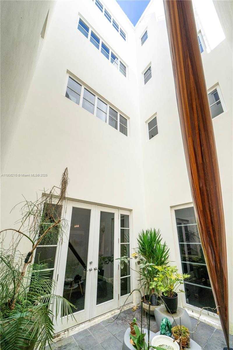 Small Image of 230 WATER WAY, Miami Beach Number 8