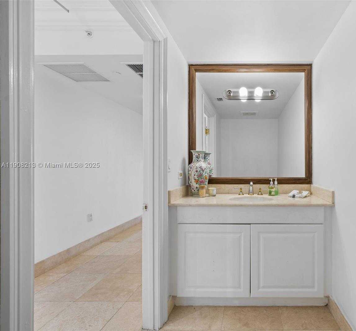 Small Image of 3201 NORTH EAST 183RD ST #1705, Aventura Number 22