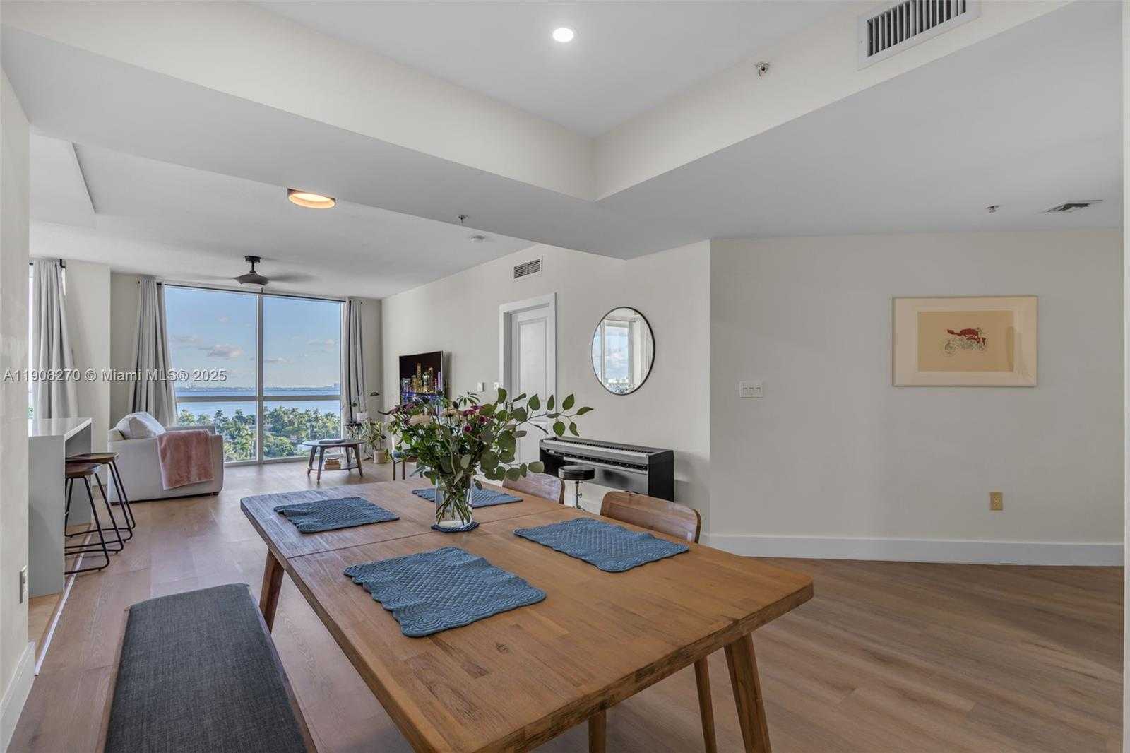 Small Image of 7900 HARBOR ISLAND DR #1525, North Bay Village Number 3