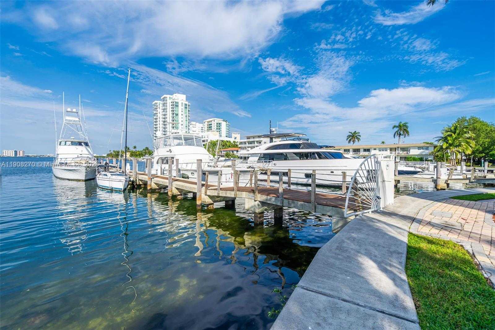 Small Image of 7900 HARBOR ISLAND DR #1525, North Bay Village Number 35