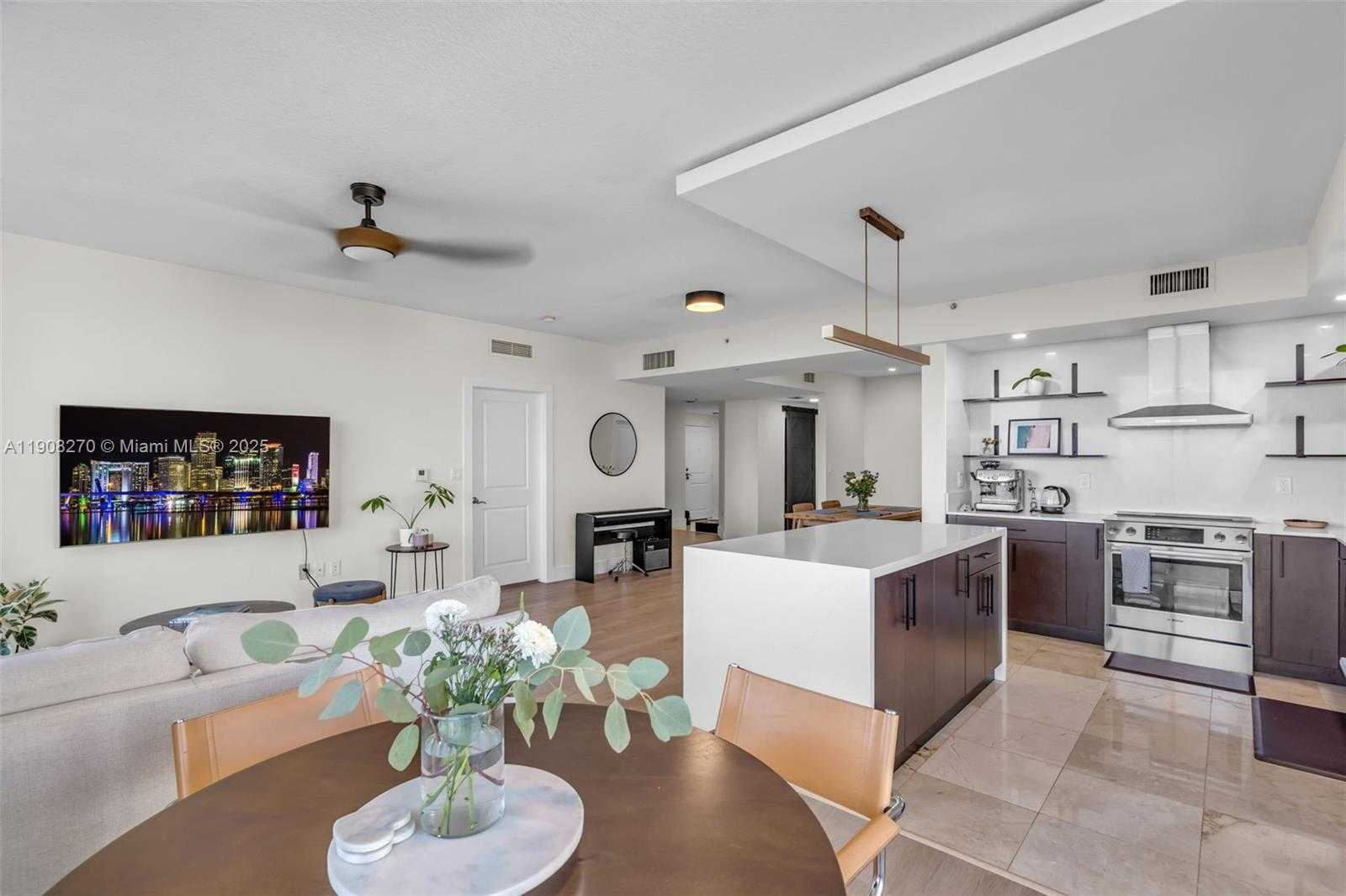 Small Image of 7900 HARBOR ISLAND DR #1525, North Bay Village Number 9