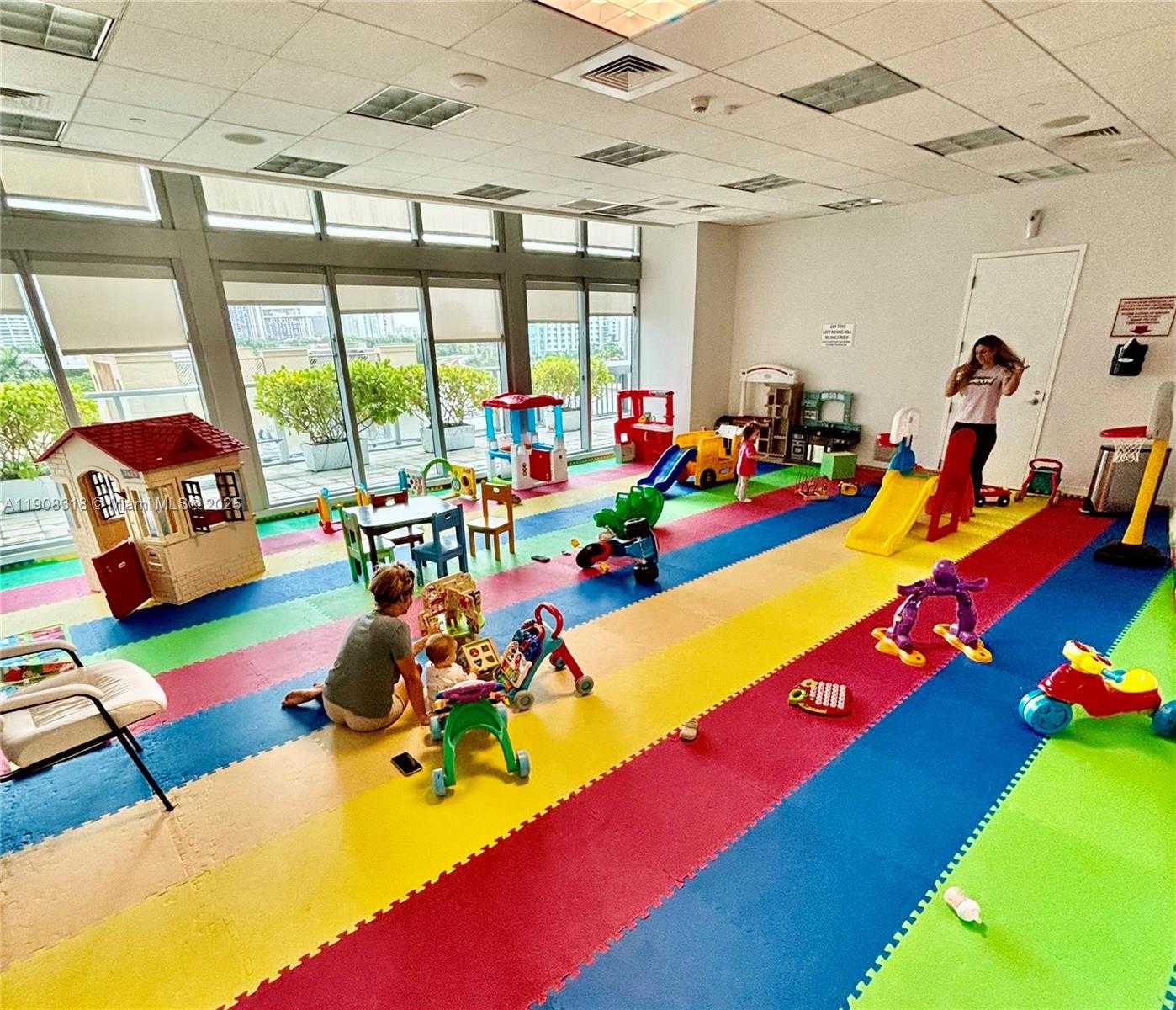 Small Image of 79 SOUTH WEST 12TH ST #4012-S, Miami Number 33