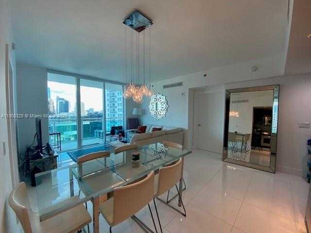 Small Image of 950 BRICKELL BAY DR #2707, Miami Number 4