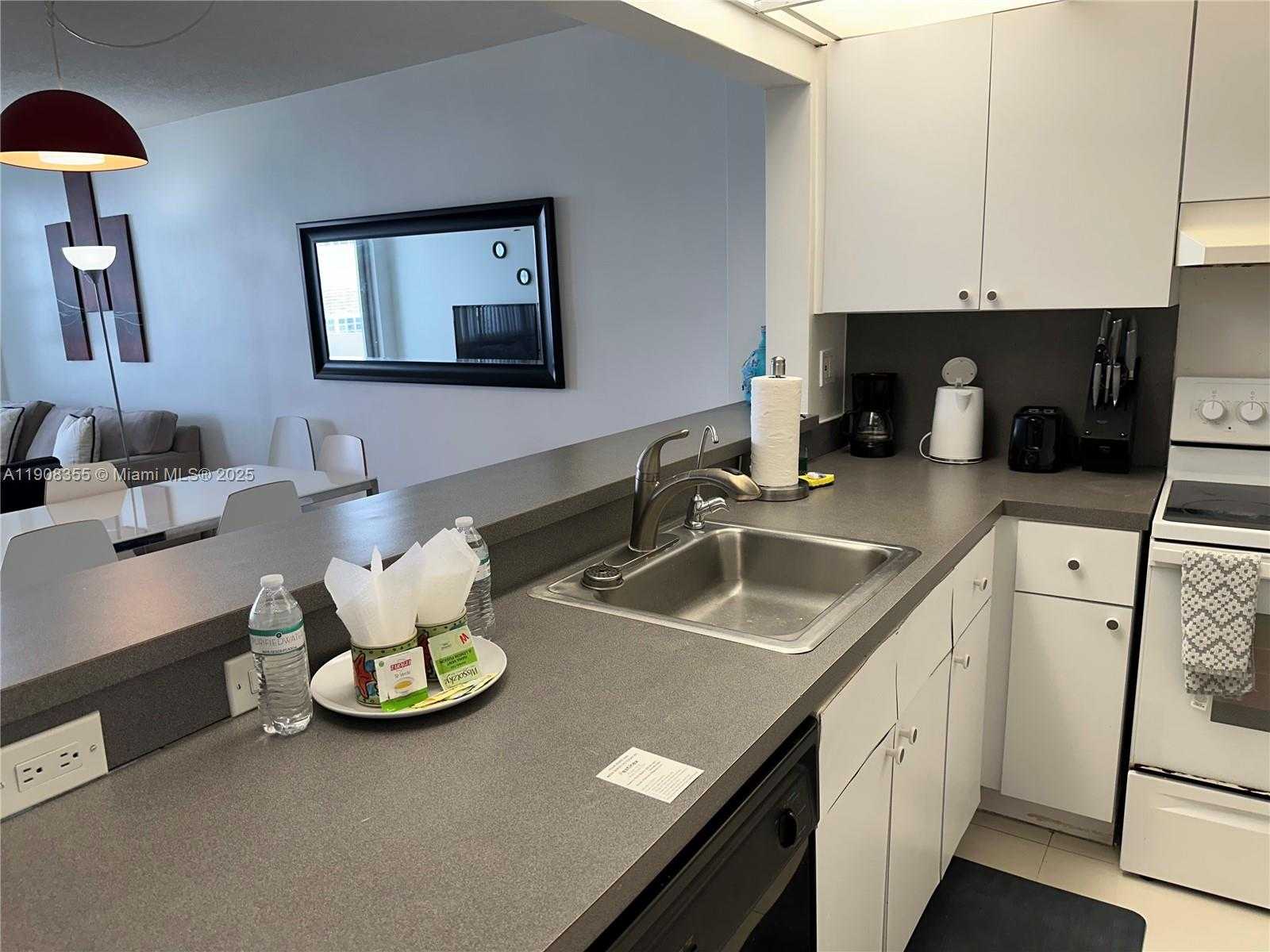 Small Image of 3725 SOUTH OCEAN DR #1517, Hollywood Number 3