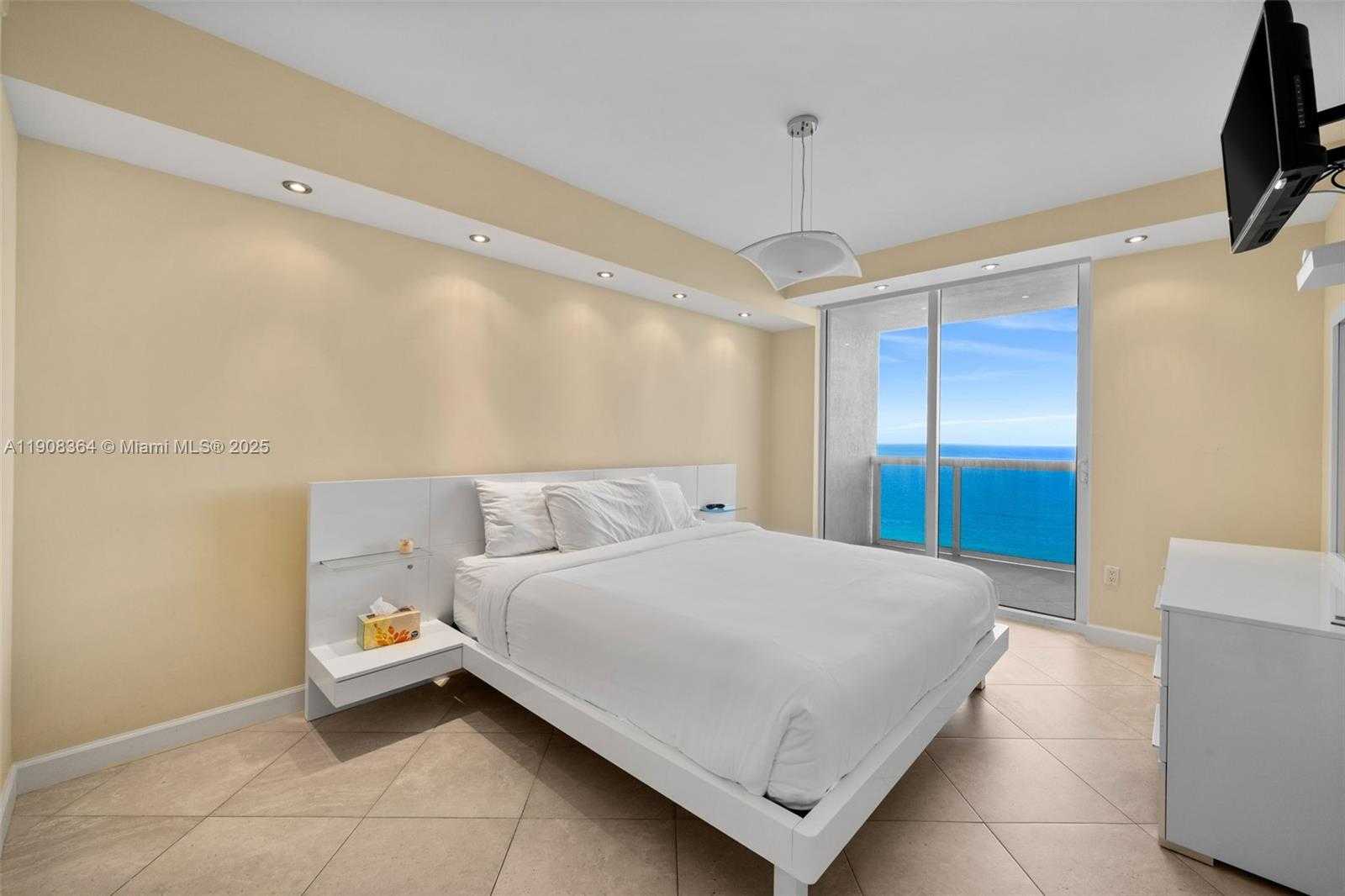 Small Image of 1800 SOUTH OCEAN DR #2603, Hallandale Beach Number 17