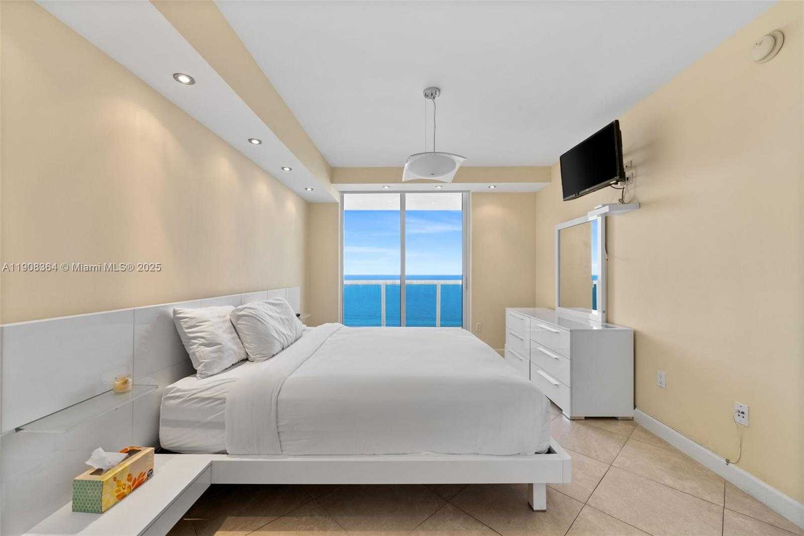 Small Image of 1800 SOUTH OCEAN DR #2603, Hallandale Beach Number 19
