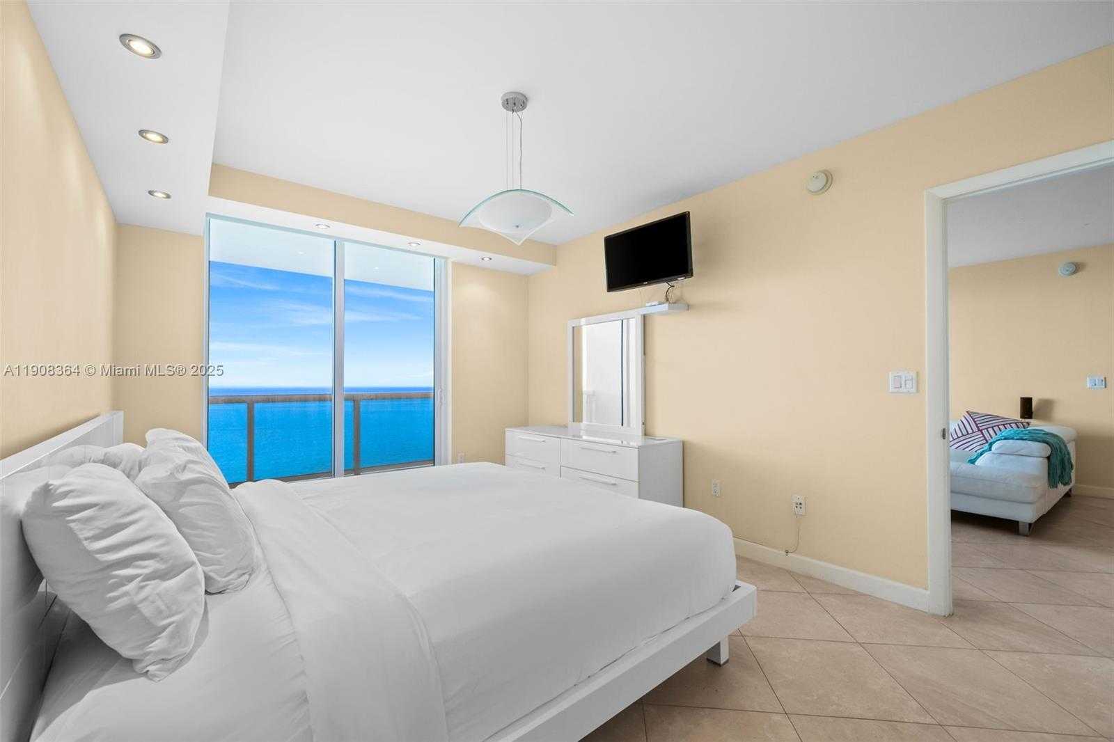 Small Image of 1800 SOUTH OCEAN DR #2603, Hallandale Beach Number 20