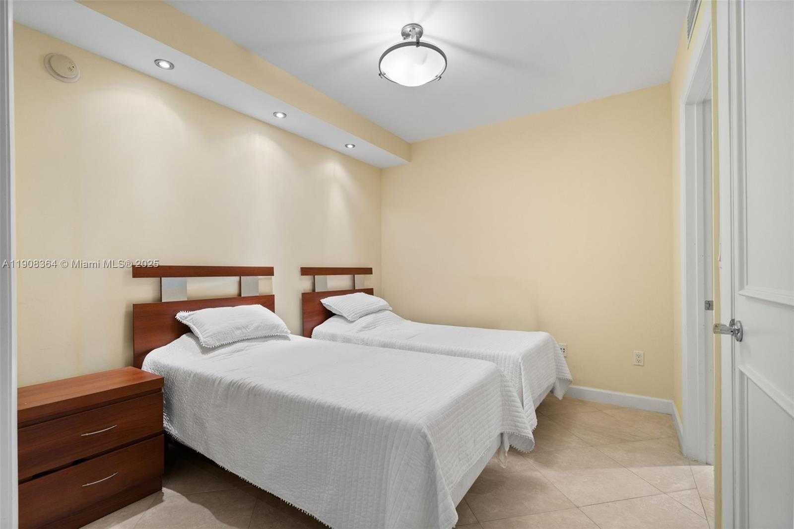 Small Image of 1800 SOUTH OCEAN DR #2603, Hallandale Beach Number 22