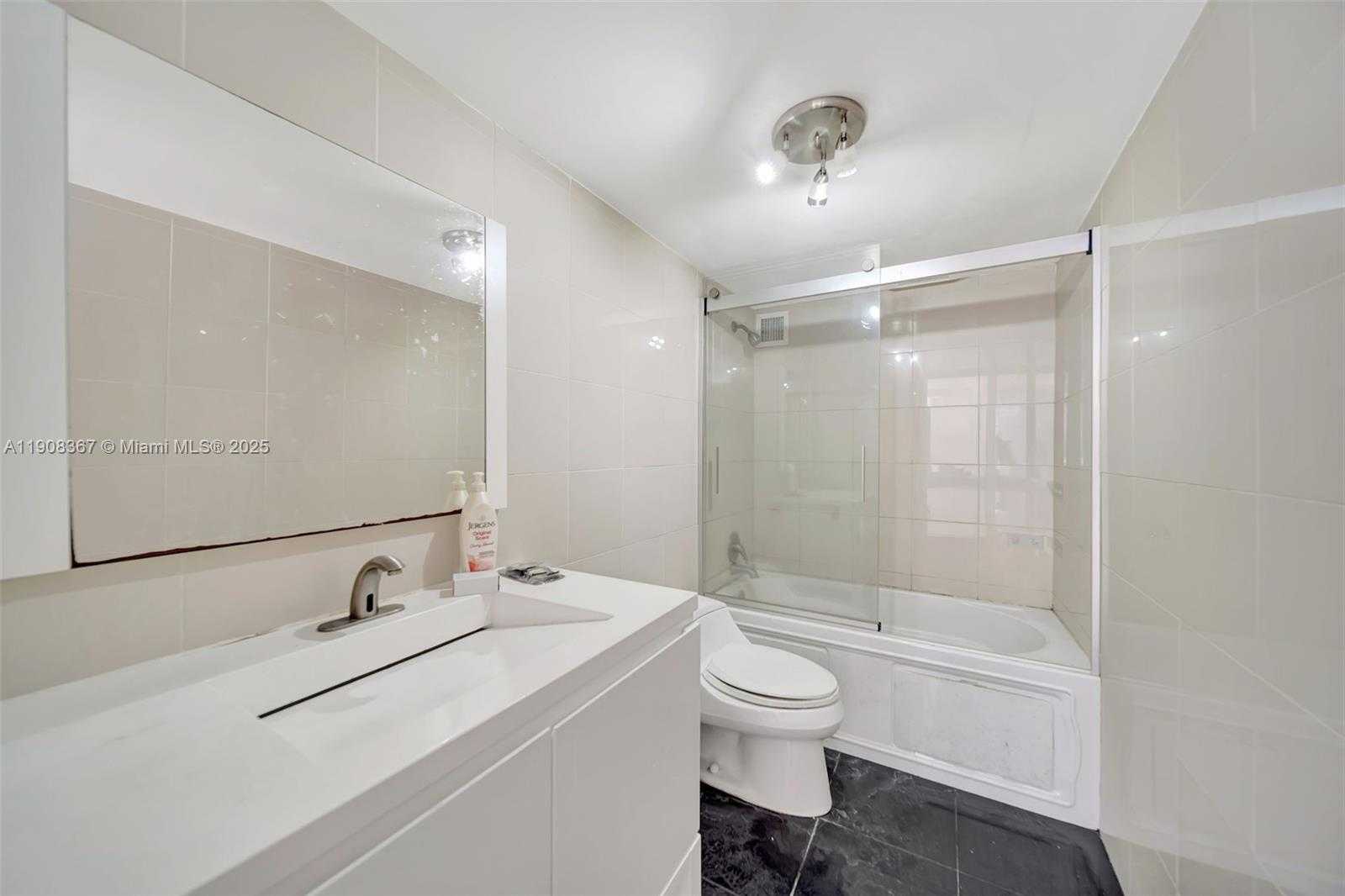 Small Image of 5005 COLLINS AVE #1009, Miami Beach Number 11