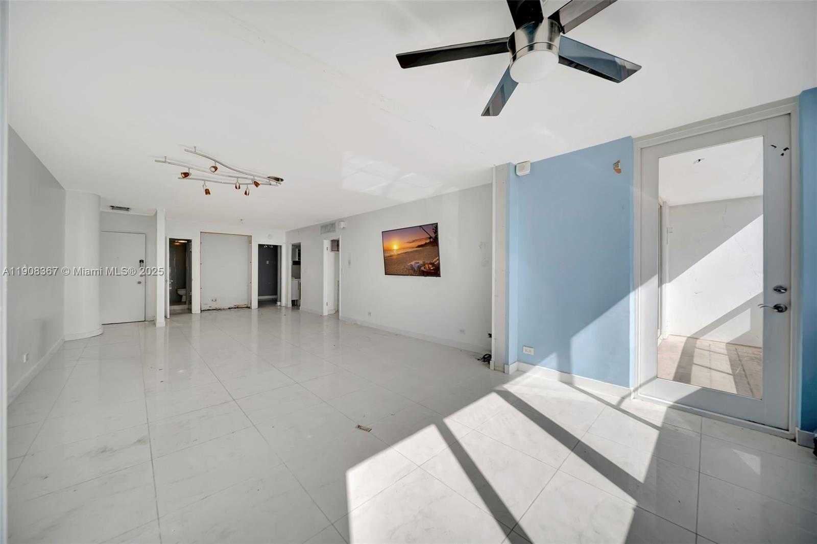 Small Image of 5005 COLLINS AVE #1009, Miami Beach Number 14