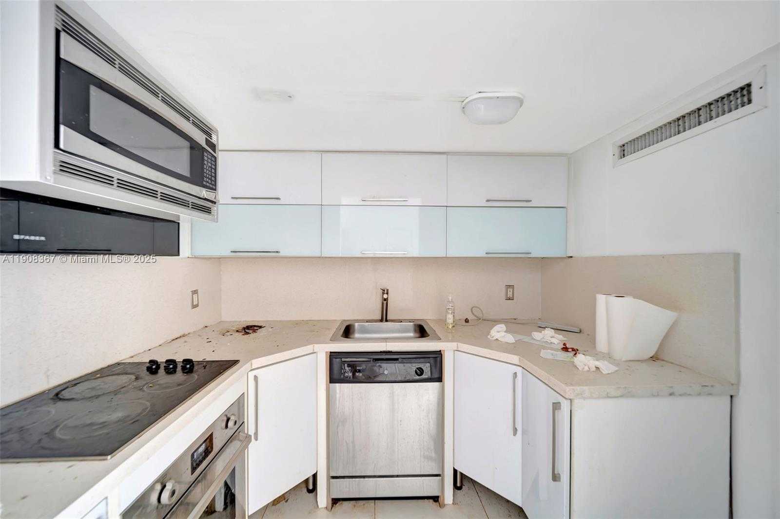 Small Image of 5005 COLLINS AVE #1009, Miami Beach Number 5