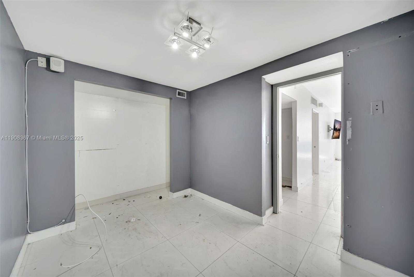 Small Image of 5005 COLLINS AVE #1009, Miami Beach Number 7