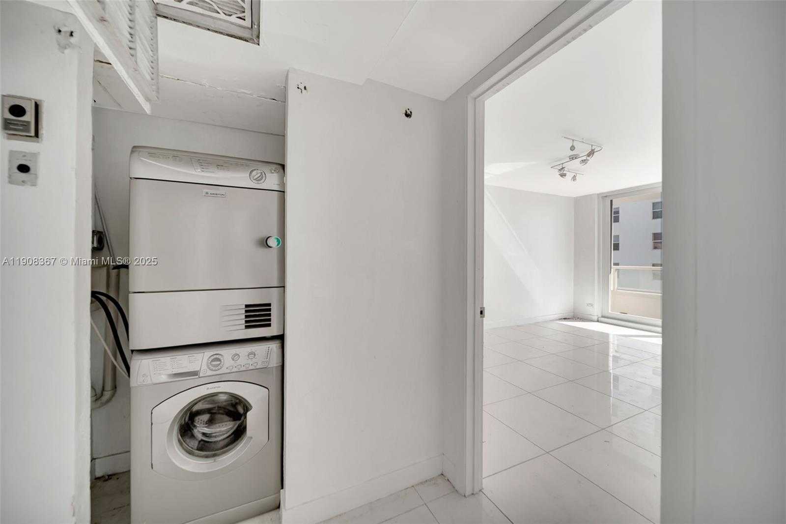 Small Image of 5005 COLLINS AVE #1009, Miami Beach Number 8