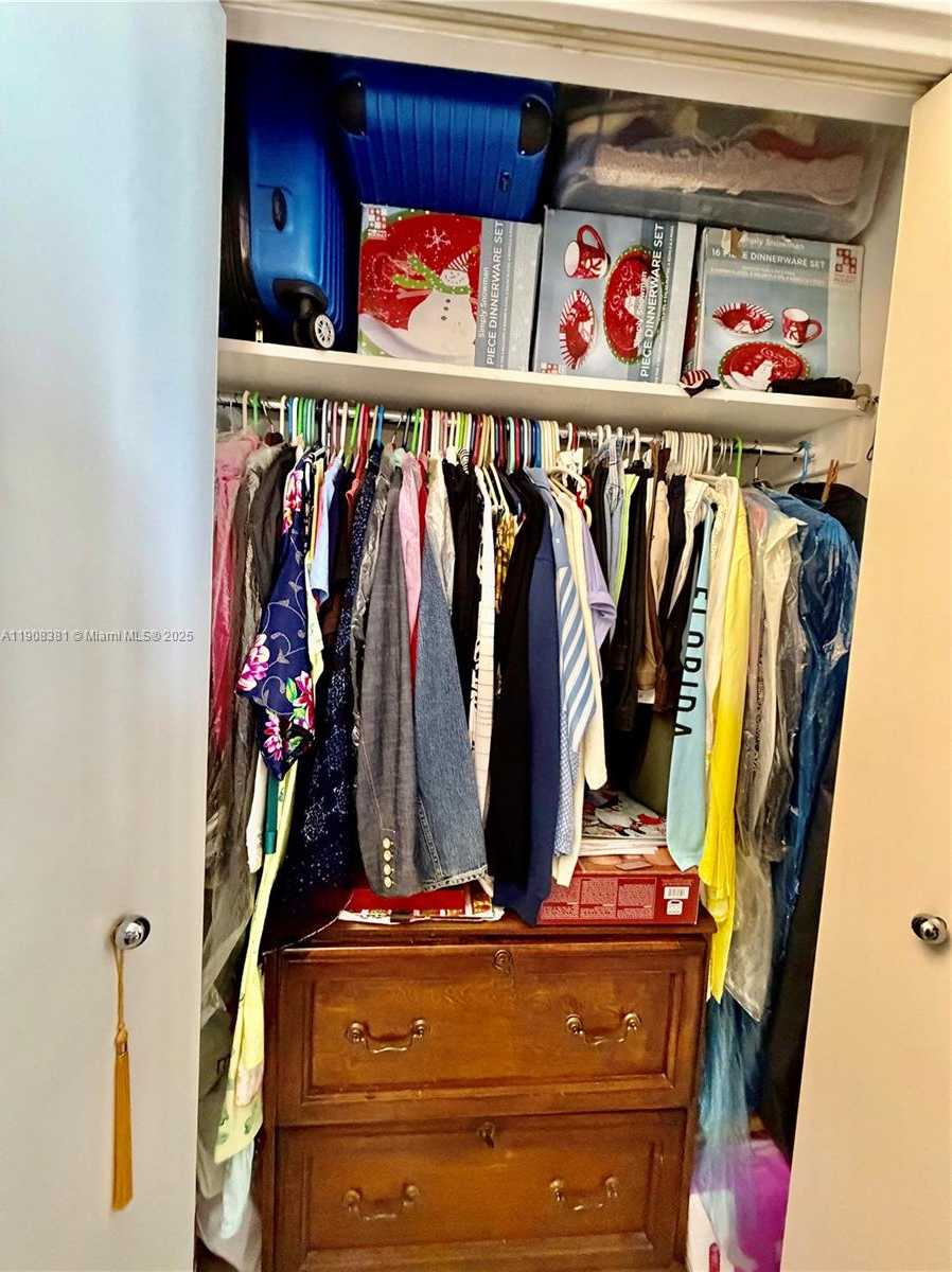 Small Image of 5700 COLLINS AVE #14M, Miami Beach Number 12