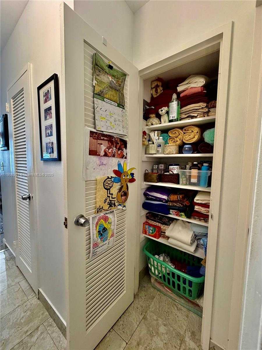 Small Image of 5700 COLLINS AVE #14M, Miami Beach Number 13