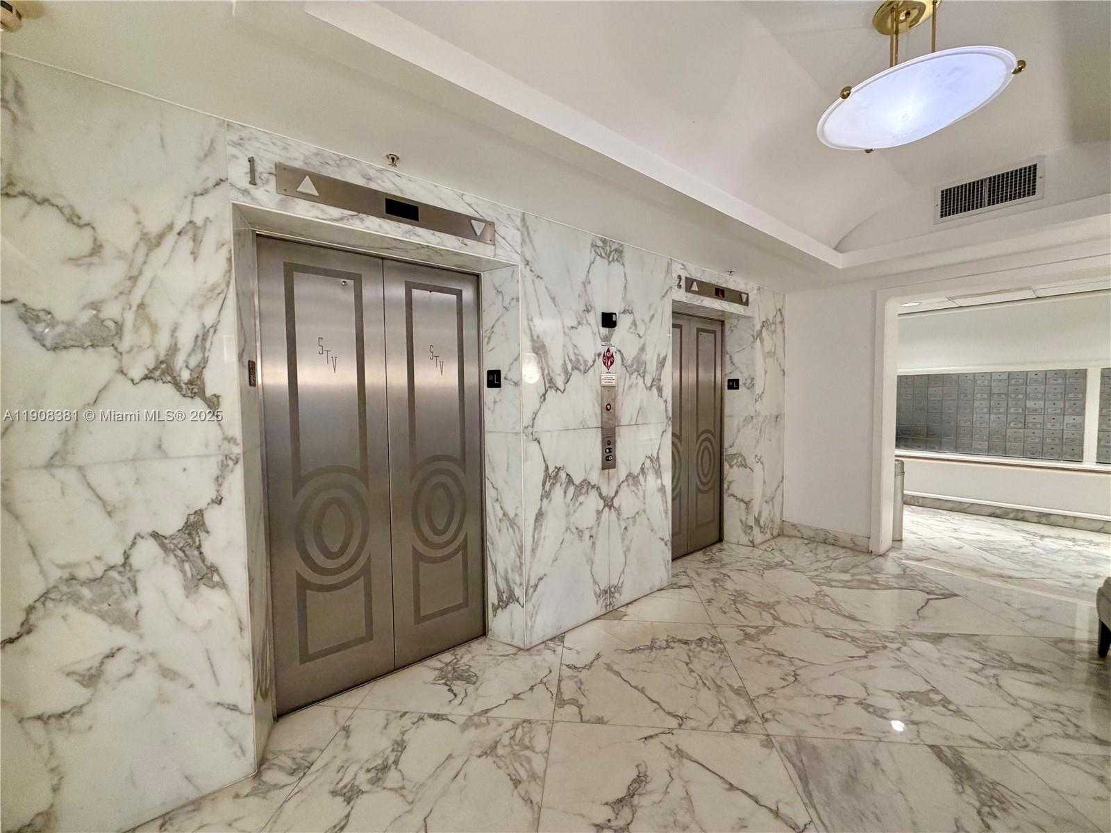 Small Image of 5700 COLLINS AVE #14M, Miami Beach Number 15