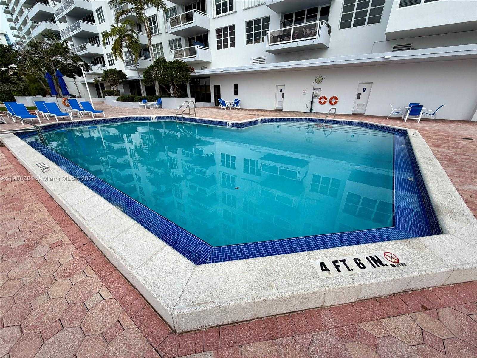Small Image of 5700 COLLINS AVE #14M, Miami Beach Number 19