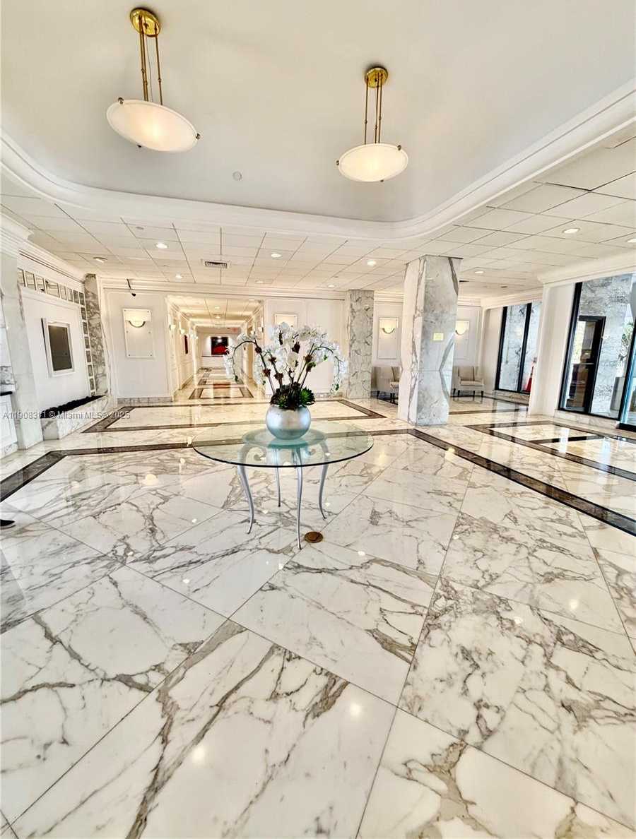 Small Image of 5700 COLLINS AVE #14M, Miami Beach Number 21