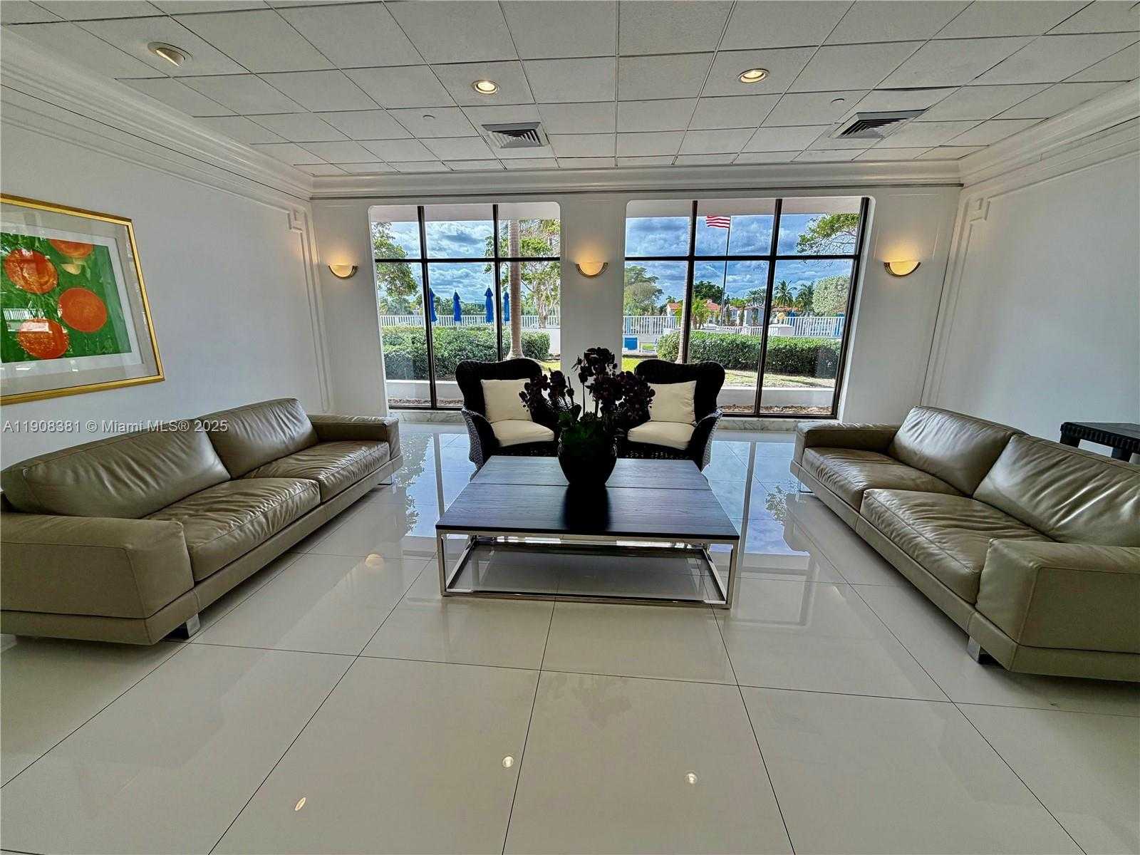Small Image of 5700 COLLINS AVE #14M, Miami Beach Number 23