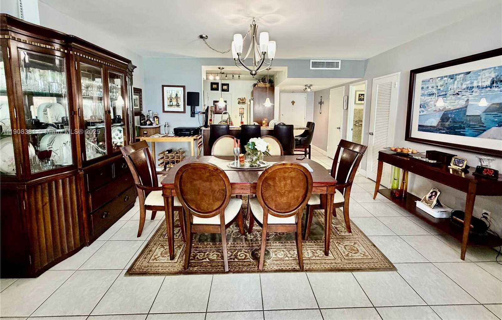 Small Image of 5700 COLLINS AVE #14M, Miami Beach Number 7