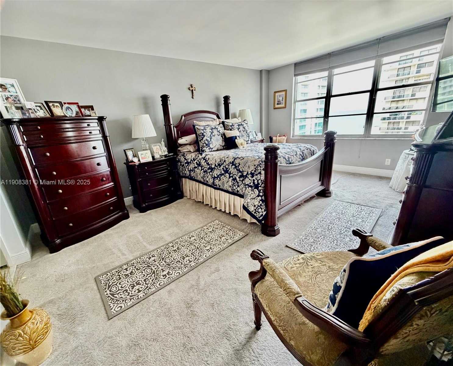 Small Image of 5700 COLLINS AVE #14M, Miami Beach Number 8