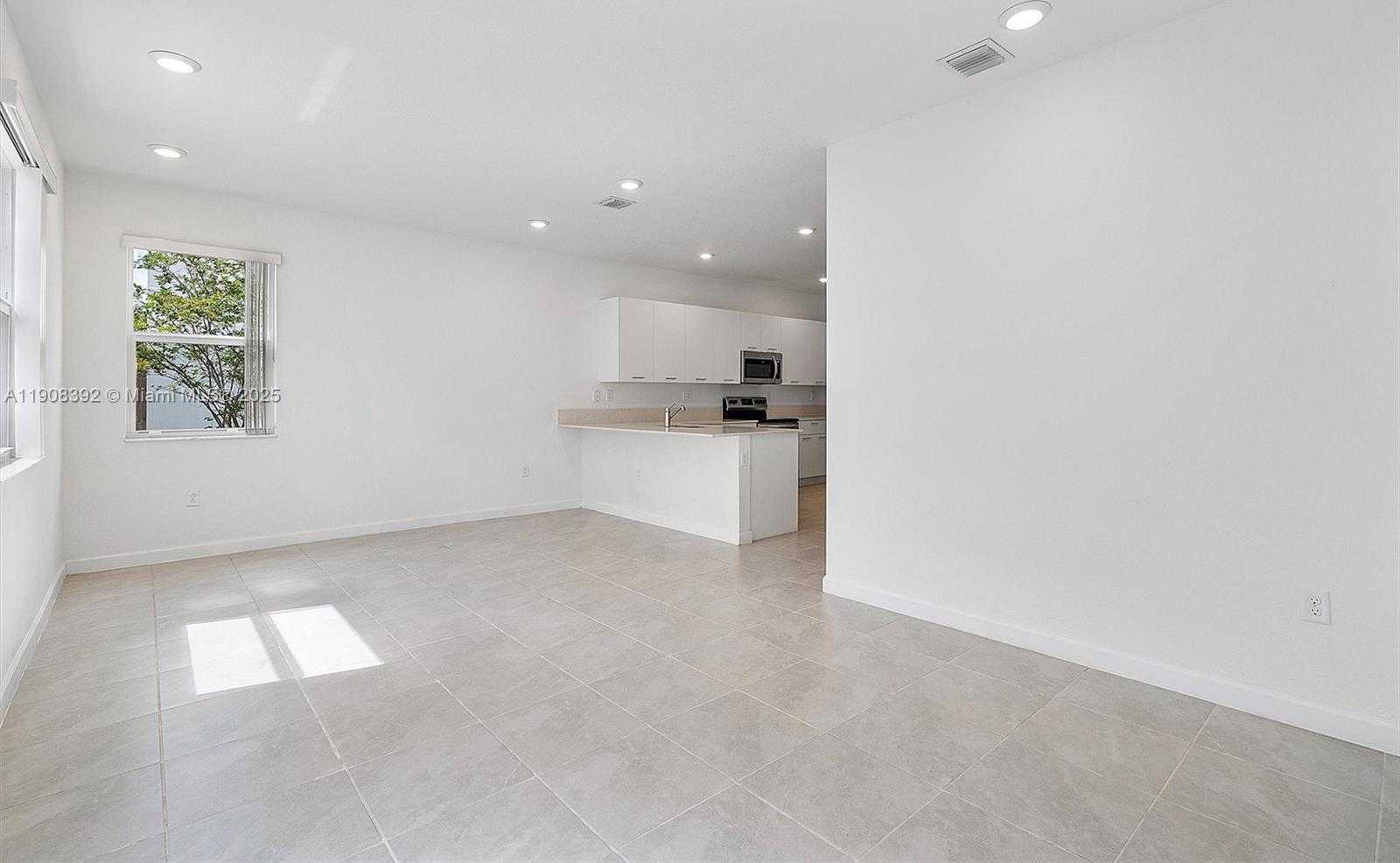 Small Image of 12845 NORTH WEST 24TH AVE, Miami Number 11