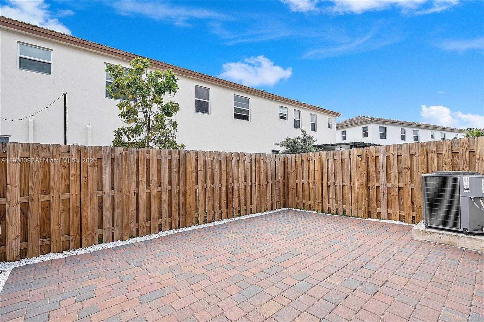 Small Image of 12845 NORTH WEST 24TH AVE, Miami Number 25