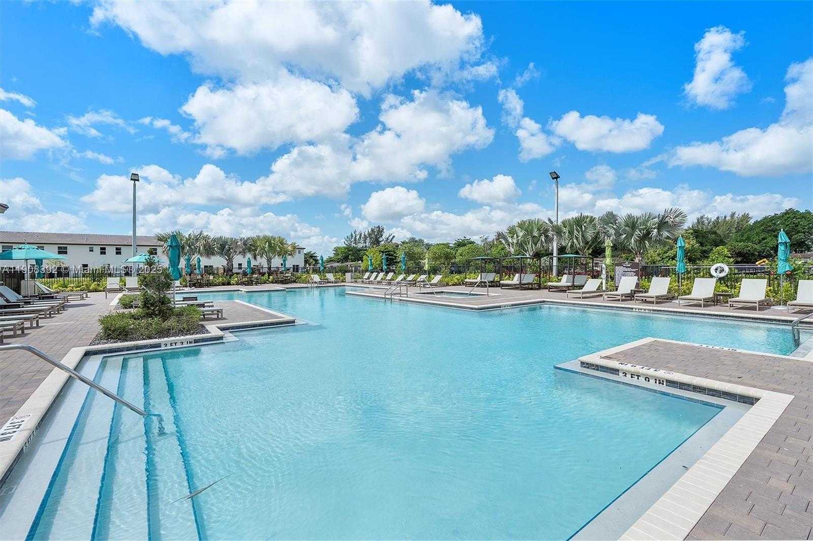 Small Image of 12845 NORTH WEST 24TH AVE, Miami Number 35