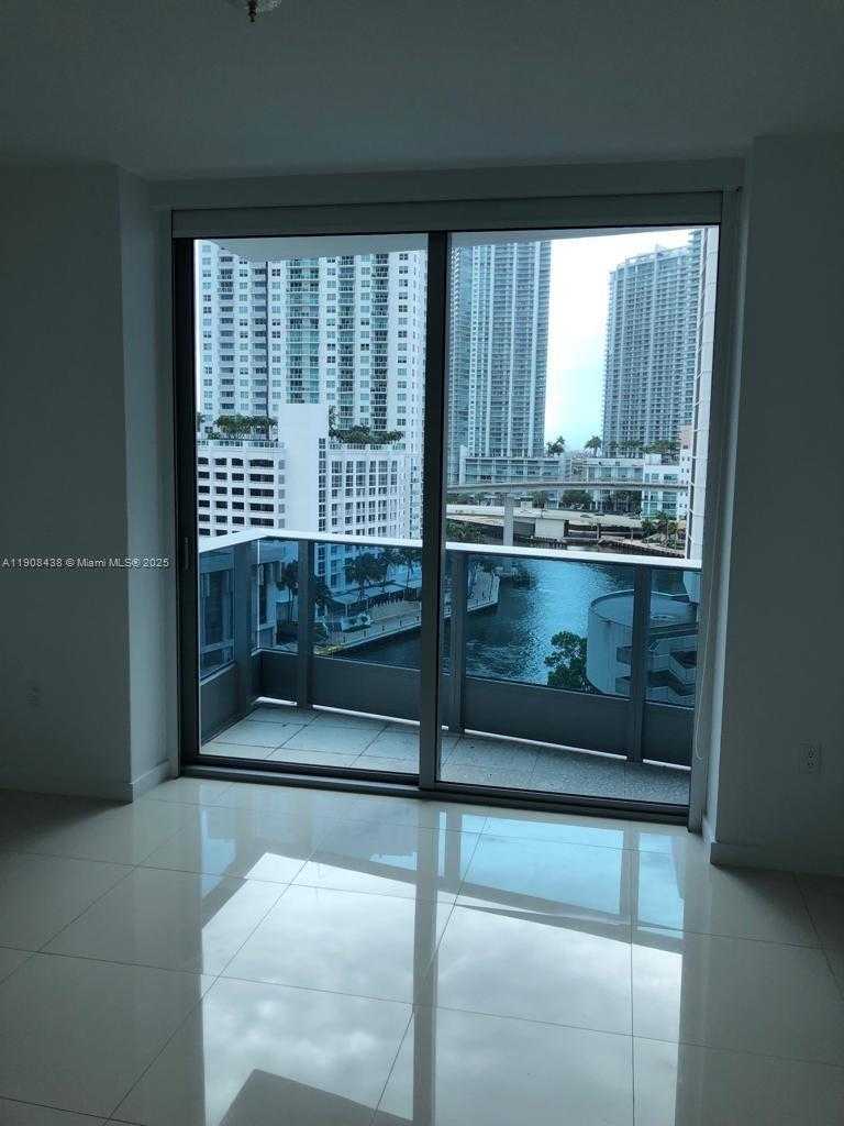 Small Image of 200 BISCAYNE BOULEVARD WAY #902, Miami Number 11