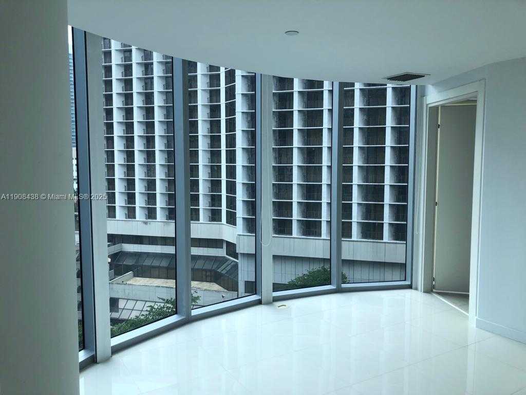 Small Image of 200 BISCAYNE BOULEVARD WAY #902, Miami Number 2