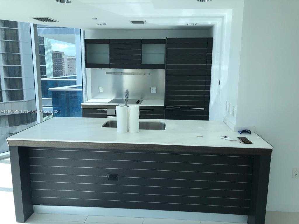 Small Image of 200 BISCAYNE BOULEVARD WAY #902, Miami Number 6