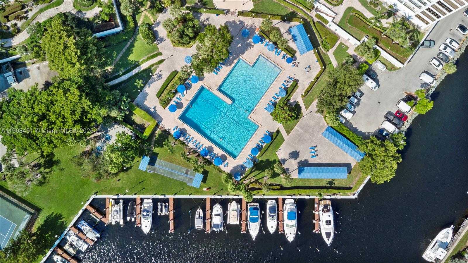 Small Image of 600 THREE ISLANDS BLVD #920, Hallandale Beach Number 1